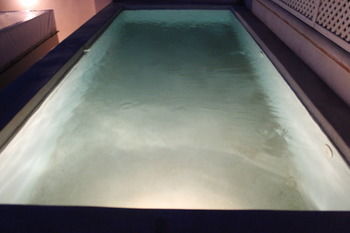 Luxe 56 Hotel